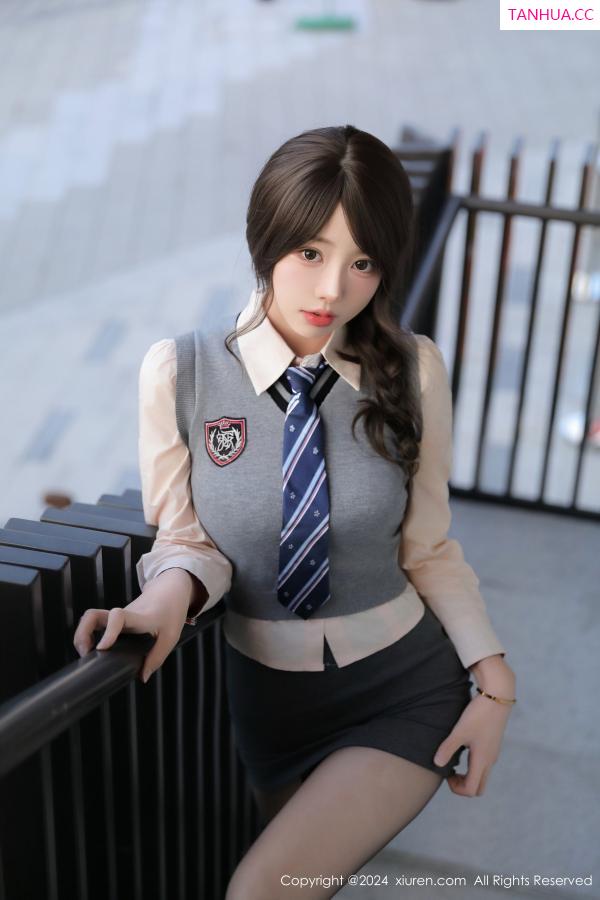   [XiuRen]高清写真图 2024.12.06 No.9562 桃妖夭 黑丝美腿第7张图片